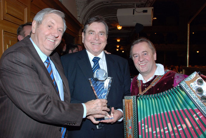 Award-Ehrenpreis-Moik-JozeAntonic-Mally